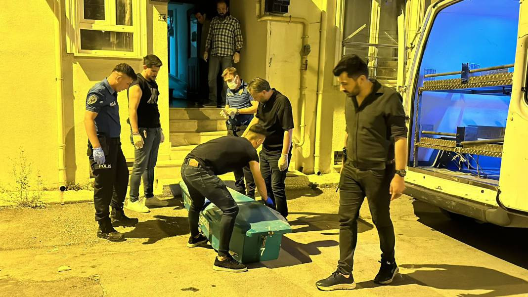 Kütahya'da aile faciası! Annesini ve üvey babasını katletti - Resim: 10